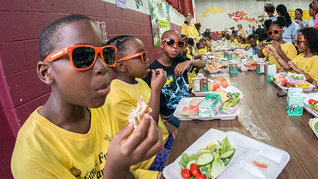 USDA Head Tom Vilsack Encourages Kids to Fuel Up With Healthy Foods